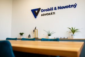 nepřipoutaný spolujezdec